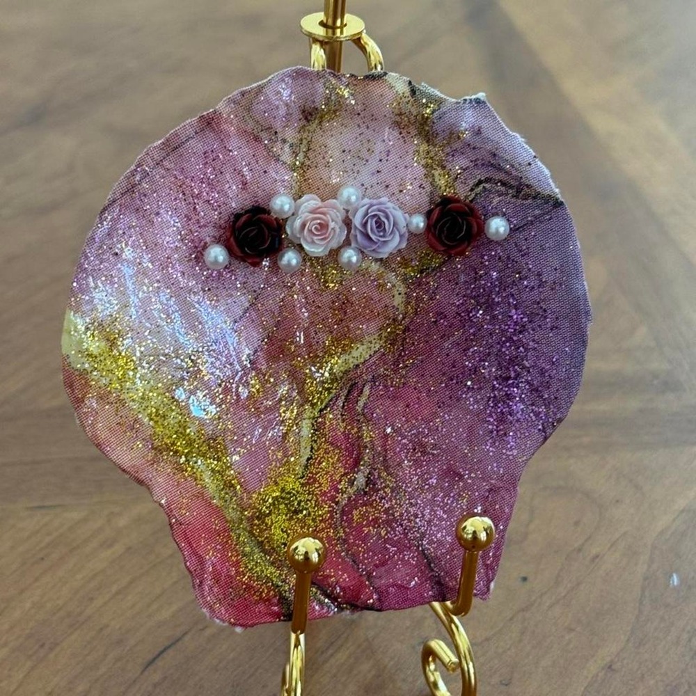 Decoupage shell